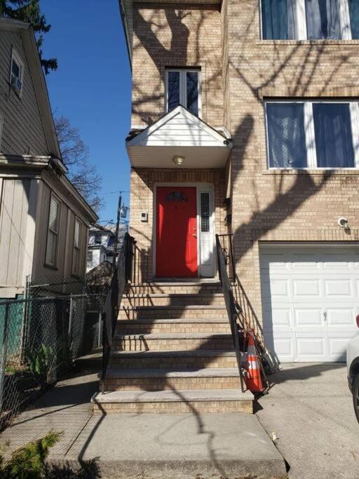 Entire 2-Bed Private Apt - Ewr/Nyc/Outlet Mall Newark Kültér fotó