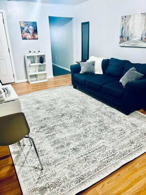 Entire 2-Bed Private Apt - Ewr/Nyc/Outlet Mall Newark Kültér fotó